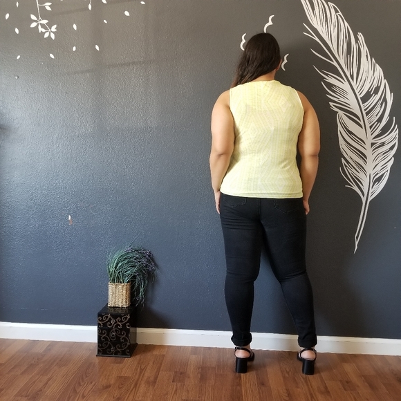 Lime Chicos Tank - Picture 3 of 4